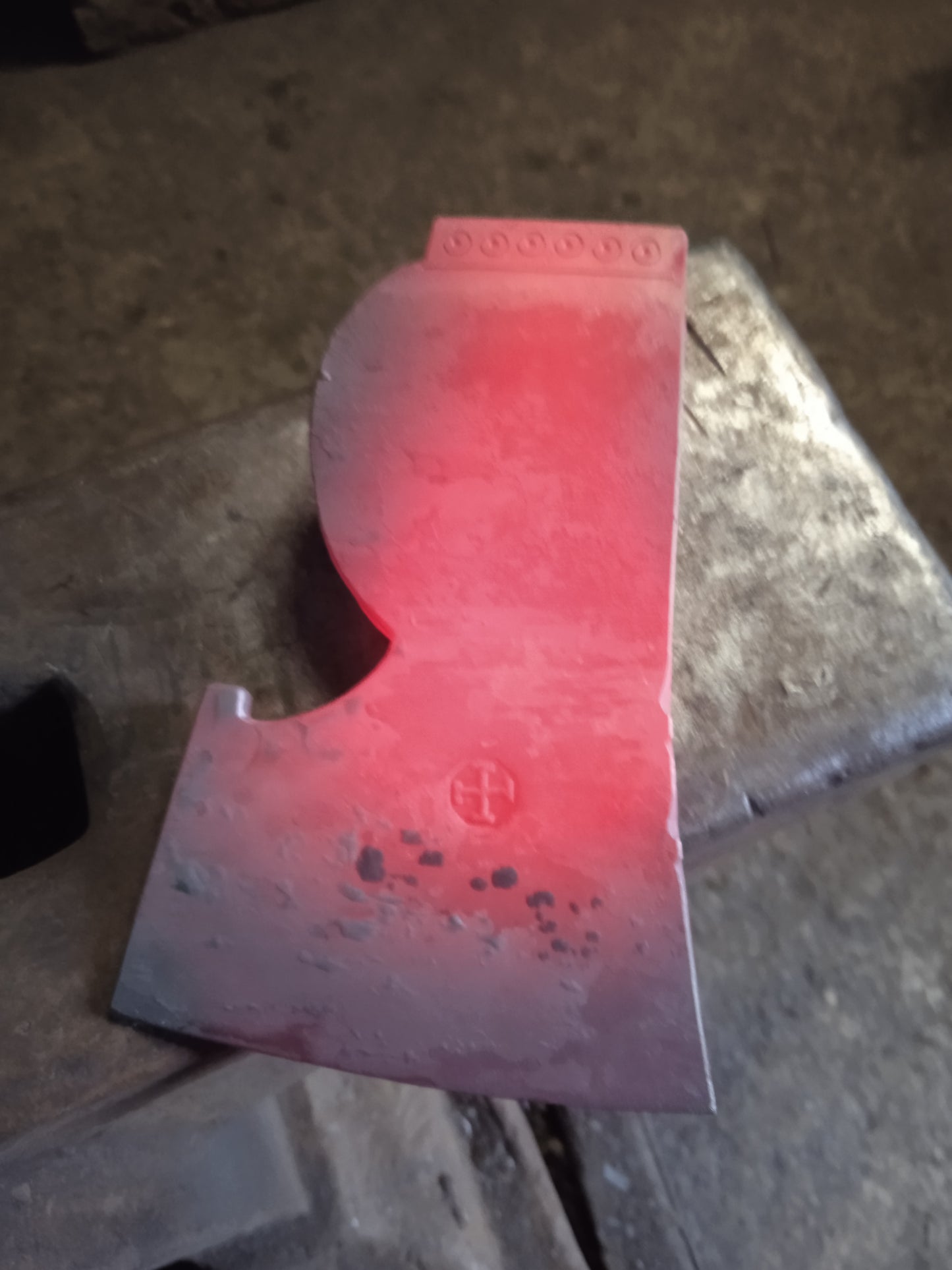 Hand forged hatchet 700