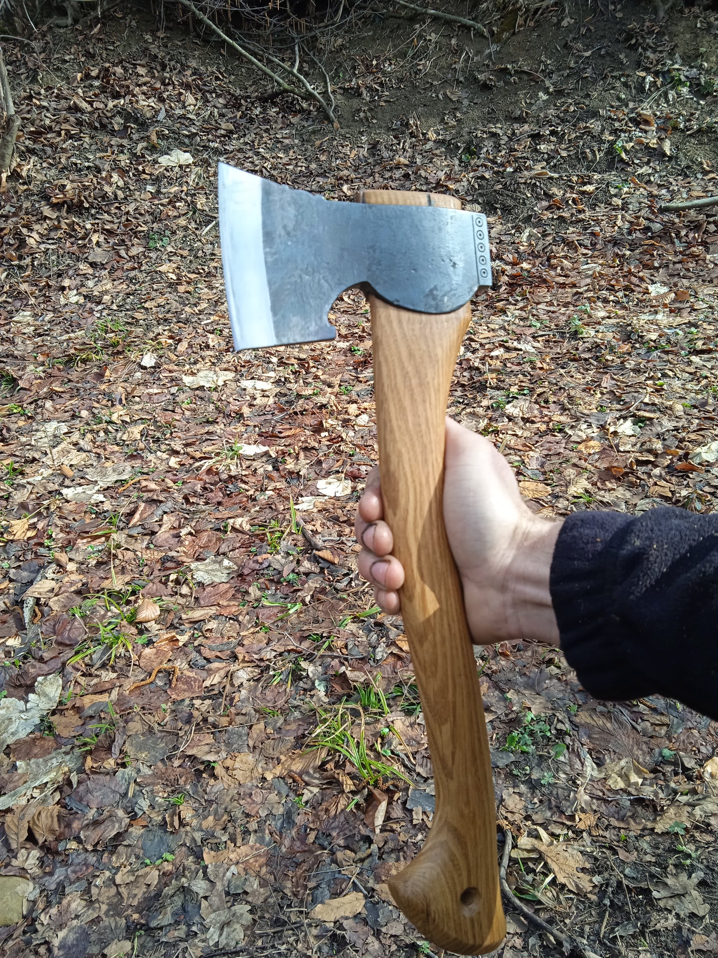 Hand forged hatchet 600